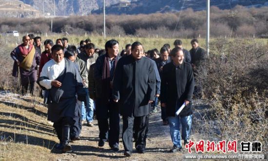 甘肃省政协副主席视察碌曲县双联工作.