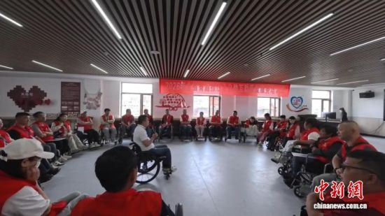 5月13日,甘肃省脊髓损伤者自助互助康复服务第九期培训班在兰州开班。石娇艳 摄 5月13日,甘肃省脊髓损伤者自助互助康复服务第九期培训班在兰州开班。石娇艳 摄