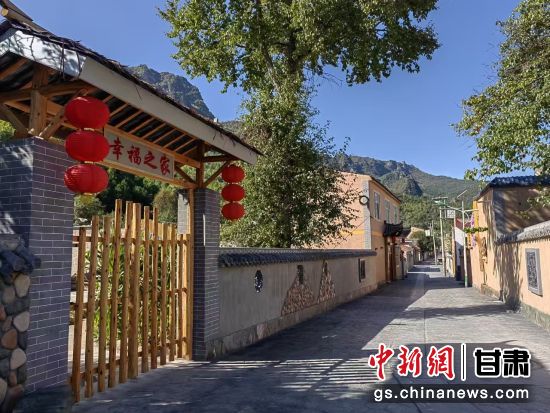 图为省级和美乡村漳县大草滩镇新联村。 图为省级和美乡村漳县大草滩镇新联村。