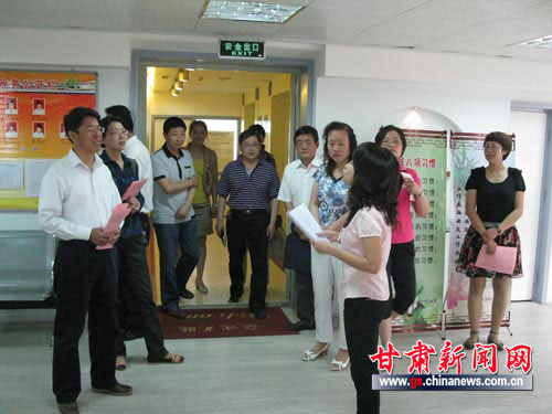 七里河人口信息网_兰州市七里河区医护人员为村民现场义诊(2)