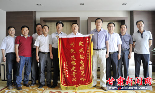 "6月14日,永靖县委副书记孔祥友和副县长苏靖宁在有