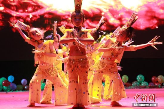 兰州幼儿版舞蹈《千手观音 》 -甘肃新闻网