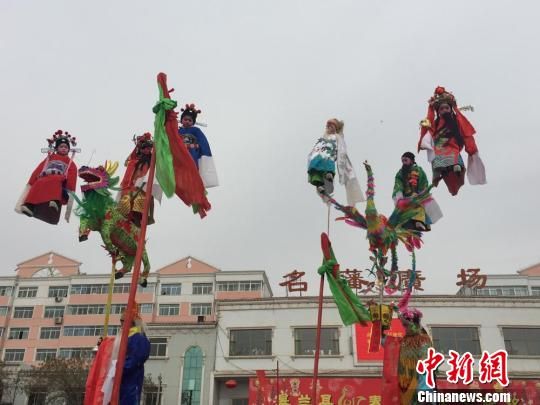 兰州铁芯子、太平鼓“搅热”元宵节-甘肃新闻网