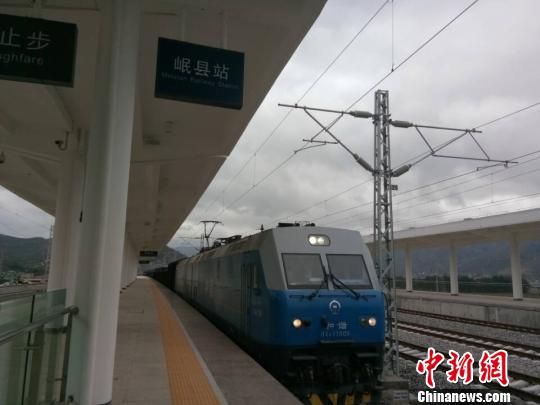 兰渝铁路开始售票 兰铁局先期开通5对旅客列车