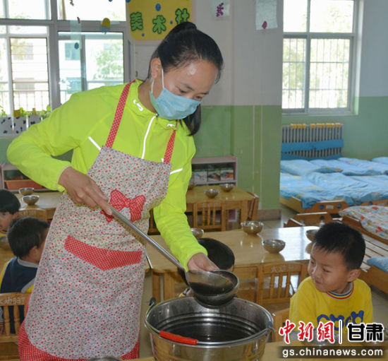 临夏永靖县90后幼师:耐心和专业知识同等重