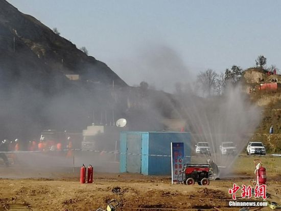 长庆油田与庆阳企地联动举行原油泄漏水上应急