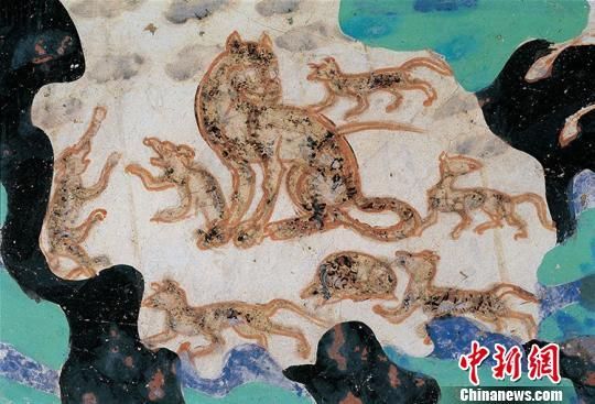 图为《萨埵太子本生故事画之群虎》出自莫高窟第301窟(北周).