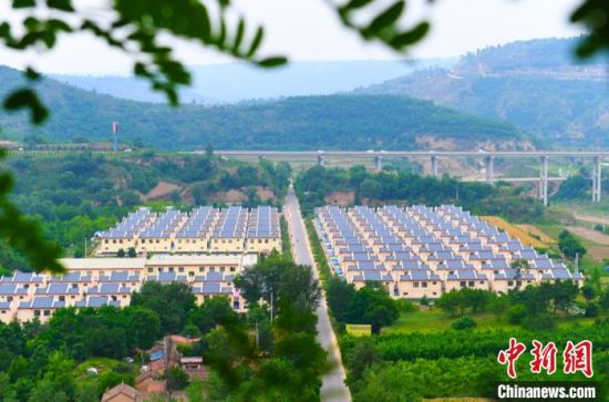 图为甘肃省庆阳市合水县新农村.(资料图) 杨艳敏 摄