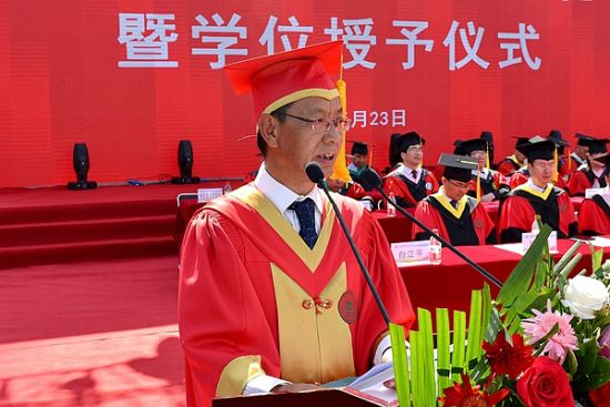 甘肃农业大学校长赵兴绪寄语2021届毕业生:百年恰风华,奋斗正青春