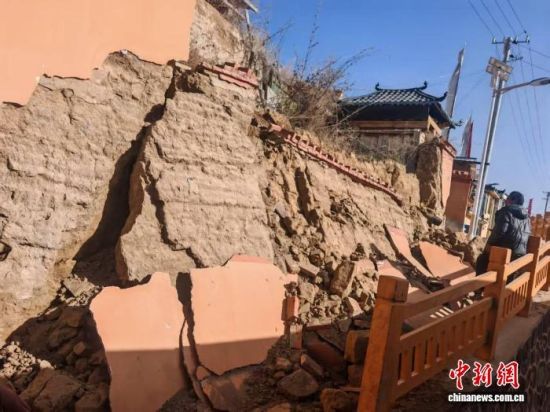 1��26��14ʱ56�֣�������ϲ��������ݵ����ط���5.5������ͼΪ����������򲿷ִ�ׯ����ǽ�嵹������(��������������ͼ)