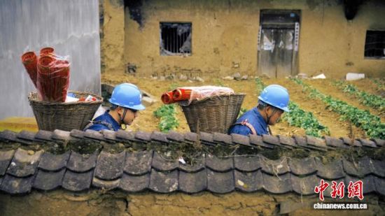 ͼΪ�θպ�ͽ���ߴ崮������� ��