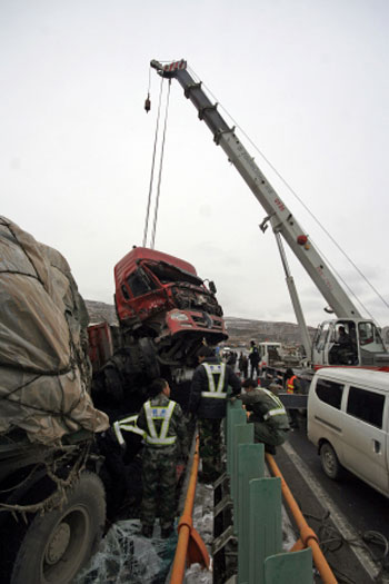 车祸现场 丁凯 摄