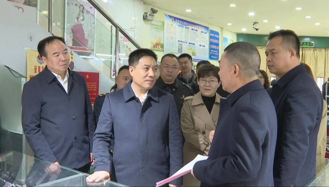 "3·15"国际消费者权益日到来之际,3月14日,金昌市委副书记,市长王方